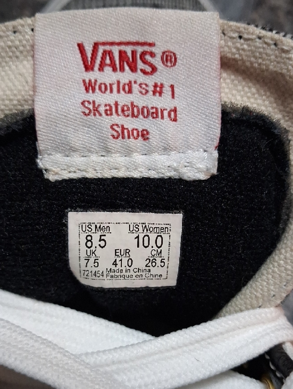 Vans white and black Skateboard Sneaker with red logo Mens 8.5 Womans 10 - Picture 4 of 10